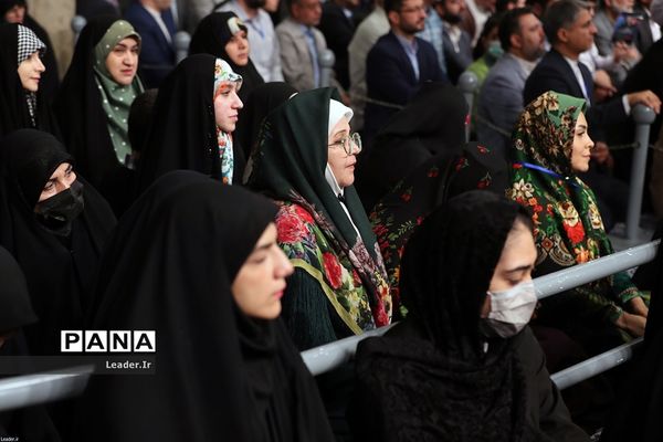 دیدار مسئولان نظام، سفرای کشور‌های اسلامی و میهمانان کنفرانس وحدت با مقام معظم رهبری