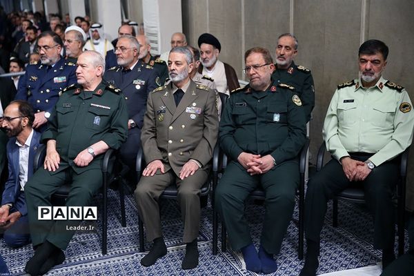 دیدار مسئولان نظام، سفرای کشور‌های اسلامی و میهمانان کنفرانس وحدت با مقام معظم رهبری