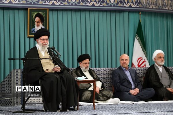 دیدار مسئولان نظام، سفرای کشور‌های اسلامی و میهمانان کنفرانس وحدت با مقام معظم رهبری