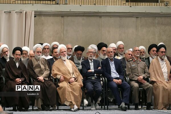 دیدار مسئولان نظام، سفرای کشور‌های اسلامی و میهمانان کنفرانس وحدت با مقام معظم رهبری