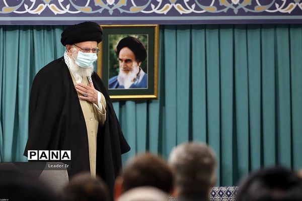 دیدار مسئولان نظام، سفرای کشور‌های اسلامی و میهمانان کنفرانس وحدت با مقام معظم رهبری