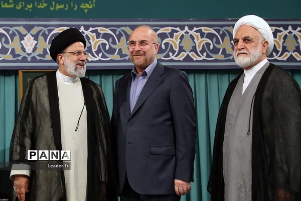 دیدار مسئولان نظام، سفرای کشور‌های اسلامی و میهمانان کنفرانس وحدت با مقام معظم رهبری