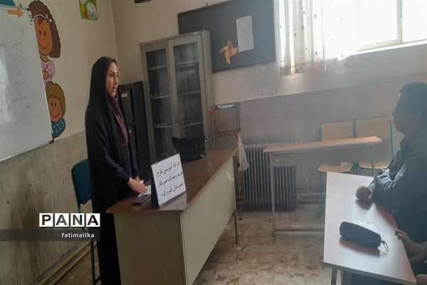 جلسه آموزشی خبرنویسی  ویژه دانش‌‌آموز‌خبرنگاران در شهرستان فیروزکوه