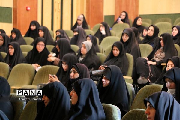 دوره آموزش تکمیلی «معلم راوی» در قم