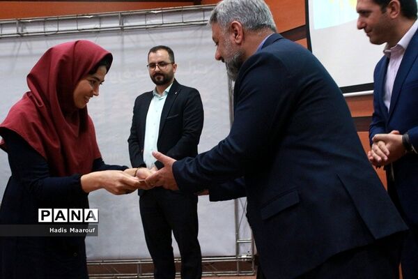 آیین تجلیل از برگزیدگان طرح‌های کارشناسی مشاوره و مراقبت در برابر آسیب‌های اجتماعی
