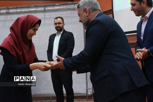 آیین تجلیل از برگزیدگان طرح‌های کارشناسی مشاوره و مراقبت در برابر آسیب‌های اجتماعی
