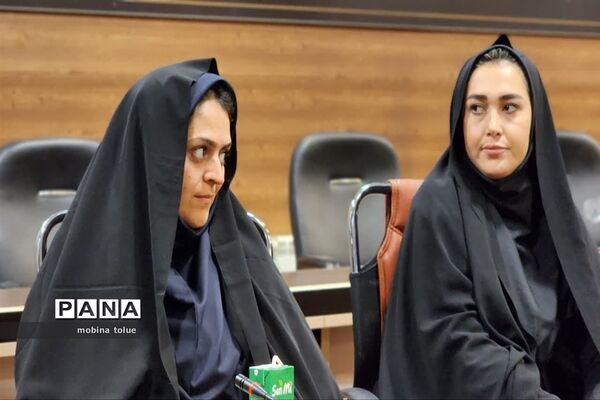 جلسه موسسان مدارس غیر دولتی  در ناحیه یک بهارستان