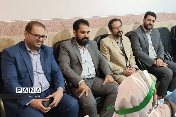 به‌صدا درآمدن زنگ همبستگی در دبستان شهید مرادی ناحیه ‌یک شهرری