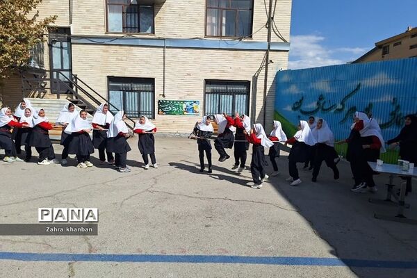 روز جهانی کودک در دبستان دخترانه سما ۲ رودهن
