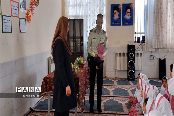 گرامیداشت هفته نیروی انتظامی با رویکرد آموزش و پیشگیری