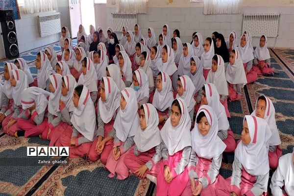 گرامیداشت هفته نیروی انتظامی با رویکرد آموزش و پیشگیری