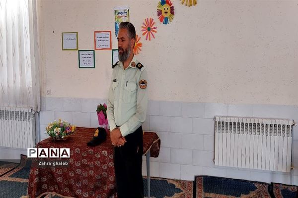 گرامیداشت هفته نیروی انتظامی با رویکرد آموزش و پیشگیری