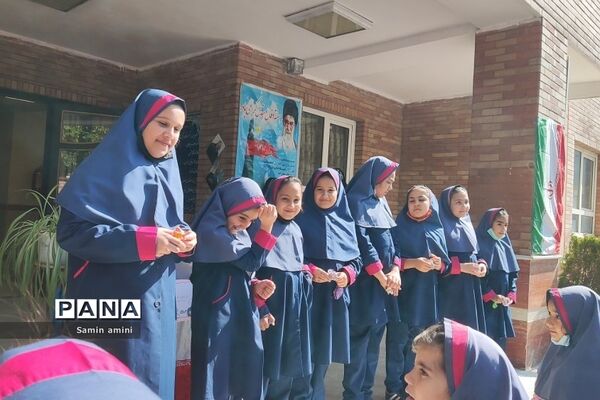جشن روز جهانی کودک در دبستان برکت آبعلی