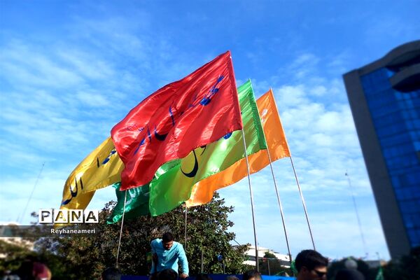 جشن بزرگ میلاد پیامبر اکرم (ص) در میدان ولیعصر تهران