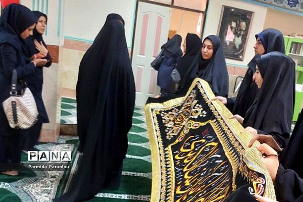 جشن هفته وحدت در دبیرستان نشاط ناحیه ۲ بهارستان‌