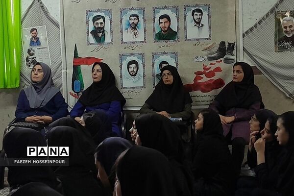 برگزاری همایش انگیزشی «بهترین خودت باش» ویژه دانش‌آموزان کنکوری در دبیرستان حکمت