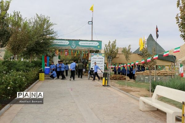 بازدید گروه‌های دانش‌آموزی از موزه دفاع مقدس قم