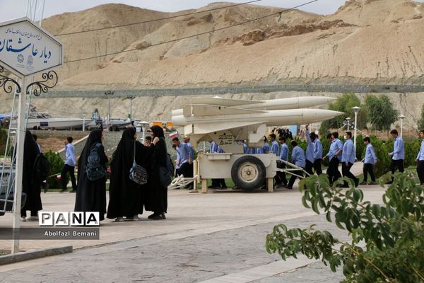 بازدید گروه‌های دانش‌آموزی از موزه دفاع مقدس قم