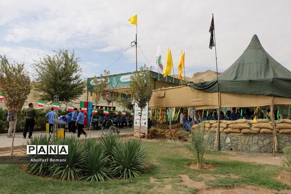 بازدید گروه‌های دانش‌آموزی از موزه دفاع مقدس قم