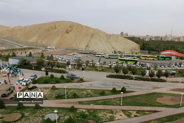 بازدید گروه‌های دانش‌آموزی از موزه دفاع مقدس قم