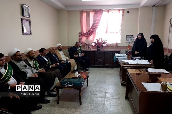 حضور پرچم متبرک مسجد مقدس جمکران در دبیرستان حضرت مریم