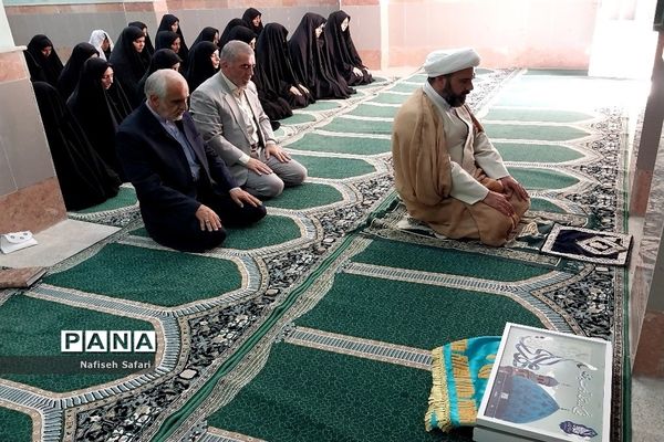 حضور پرچم متبرک مسجد مقدس جمکران در دبیرستان حضرت مریم