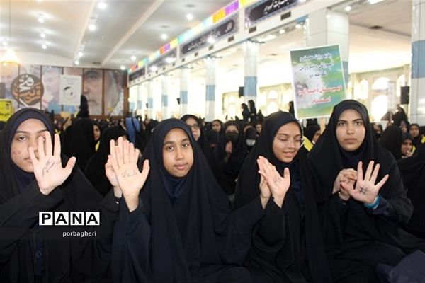 اجتماع ۶۰۰۰ نفری دانش آموزی دختران کرمانی، در ملک سلیمانی