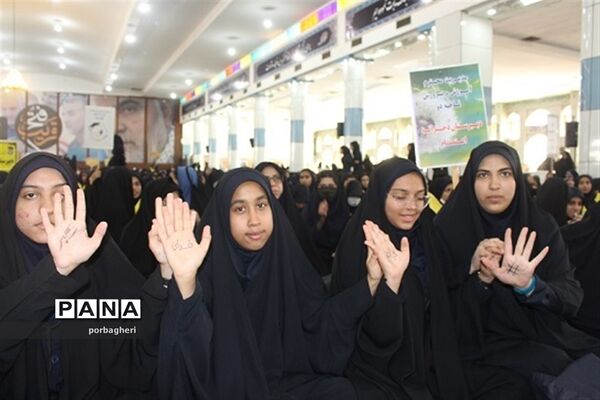 اجتماع ۶۰۰۰ نفری دانش آموزی دختران کرمانی، در ملک سلیمانی