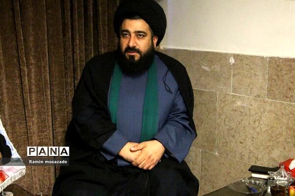 دیدار و تجلیل امام‌جمعه رودهن از کارکنان و خانواده شهدای نیروی انتظامی رودهن