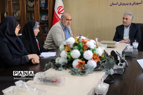 دیدار نمایندگان مجلس دانش‌آموزی با مدیرکل آموزش و پرورش آذربایجان غربی