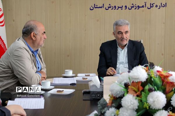 دیدار نمایندگان مجلس دانش‌آموزی با مدیرکل آموزش و پرورش آذربایجان غربی