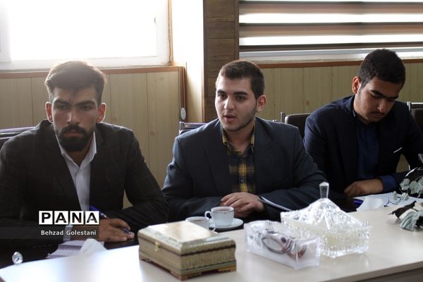 دیدار نمایندگان مجلس دانش‌آموزی با مدیرکل آموزش و پرورش آذربایجان غربی