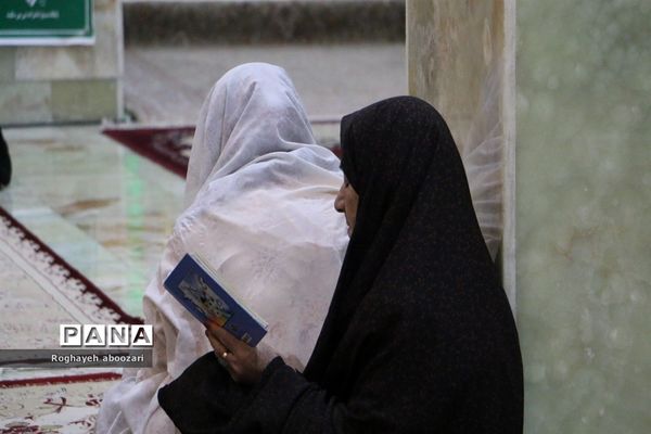 قرائت دعای کمیل در امامزاده بی‌بی سکینه صفادشت