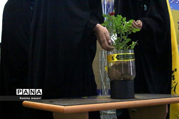 همایش تحلیف حکم مسئولان انجمن‌های اسلامی دانش‌آموزان مدارس دخترانه تبریز