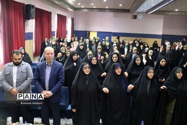 همایش تحلیف حکم مسئولان انجمن‌های اسلامی دانش‌آموزان مدارس دخترانه تبریز