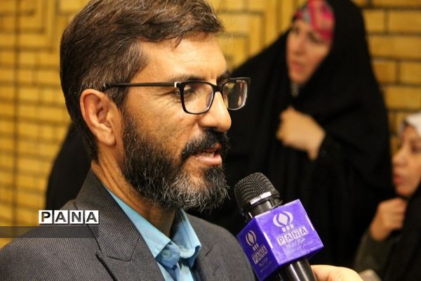 مراسم تجلیل از برگزیدگان چهل و یکمین دوره مسابقات قرآن، عترت و نماز دانش‌آموزان شهرستان کاشان