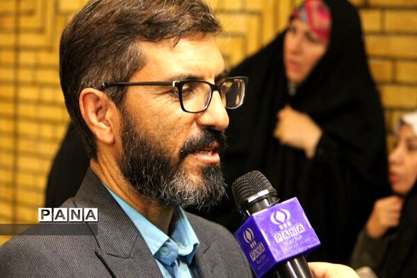 مراسم تجلیل از برگزیدگان چهل و یکمین دوره مسابقات قرآن، عترت و نماز دانش‌آموزان شهرستان کاشان