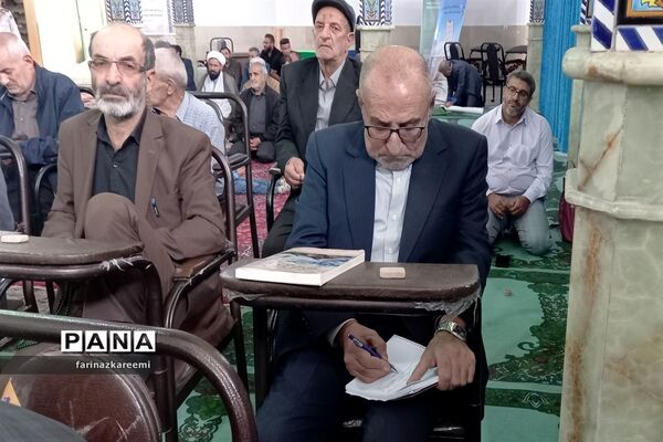 اقامه باشکوه نماز عبادی- سیاسی جمعه در فیروزکوه