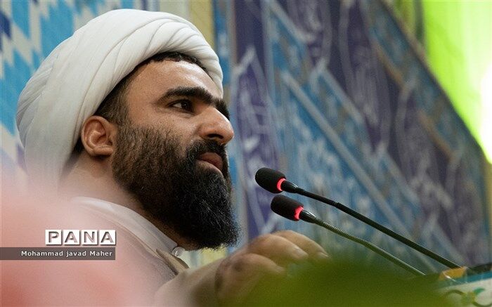 شرکت در نماز جمعه، سبب خلوص و پاکی قلب انسان از پلیدی‌‌ها می‌شود
