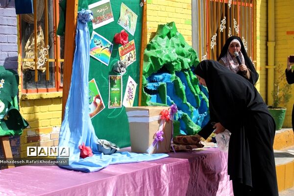 برگزاری جشن عاطفه‌ها در دبستان دوره دوم ۲۲ بهمن