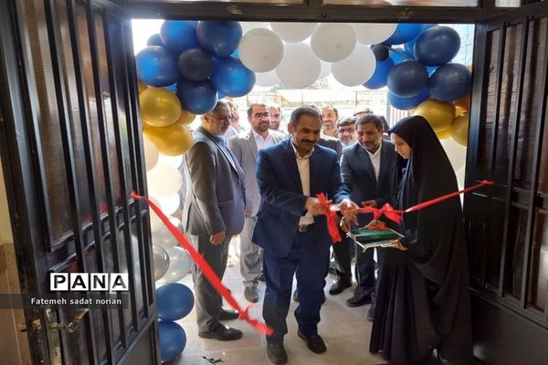 آیین افتتاح دبیرستان دخترانه خیرساز فاطمه سادات حسینی در روستای فرخد منطقه تبادکان