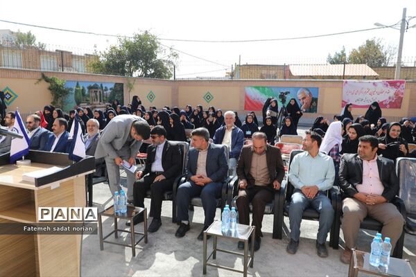 آیین افتتاح دبیرستان دخترانه خیرساز فاطمه سادات حسینی در روستای فرخد منطقه تبادکان