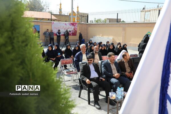 آیین افتتاح دبیرستان دخترانه خیرساز فاطمه سادات حسینی در روستای فرخد منطقه تبادکان