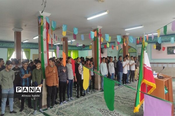 اجرای برنامه‌های تربیتی مثبت هشتادیا در دبیرستان دکتر هشترودی ملارد