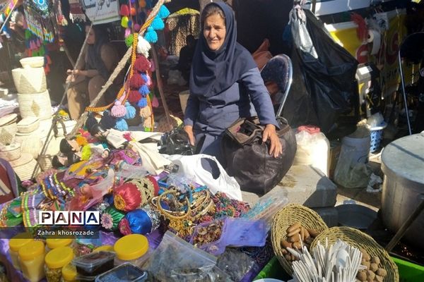 برگزاری نمایشگاه صنایع‌دستی و محصولات روستایی و عشایری در مصلی امام خمینی (ره)