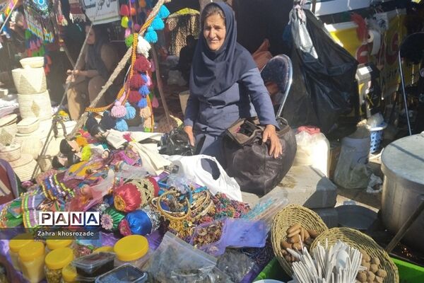 برگزاری نمایشگاه صنایع‌دستی و محصولات روستایی و عشایری در مصلی امام خمینی (ره)