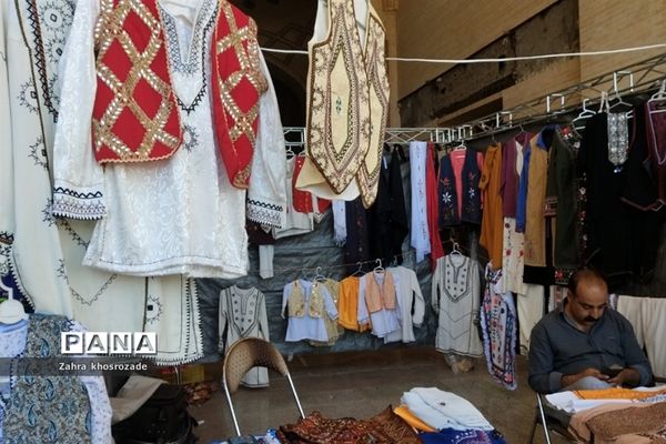 برگزاری نمایشگاه صنایع‌دستی و محصولات روستایی و عشایری در مصلی امام خمینی (ره)