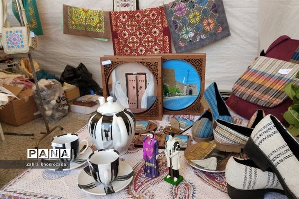 برگزاری نمایشگاه صنایع‌دستی و محصولات روستایی و عشایری در مصلی امام خمینی (ره)