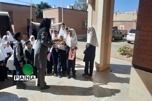 جشن روز کودک با رایحه قرآنی در آموزشگاه جاوه حق‌بخش جوادآباد