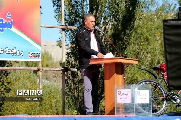 برگزاری همایش بزرگ پیاده‌روی خانوادگی در شهرستان‌فیروزکوه